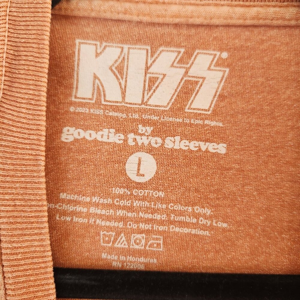 Goodie Two Sleeves Kiss Graphic Band Tee Orange Short Sleeve 100% Cotton Men's L - Picture 4 of 4